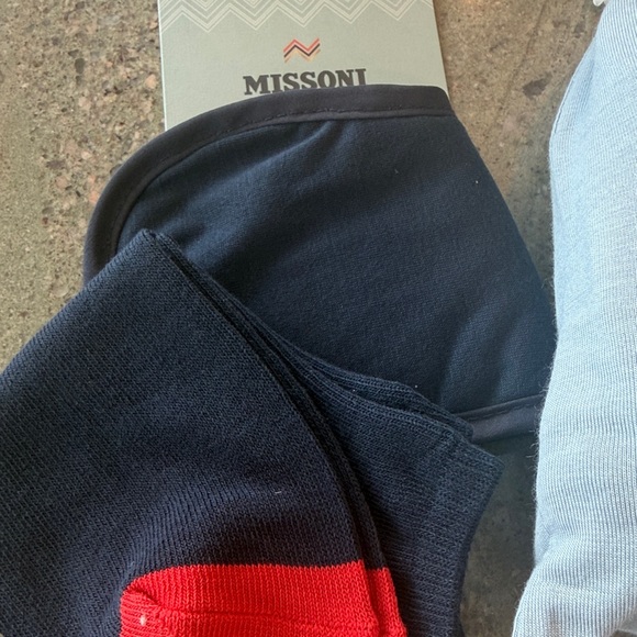 Missoni Navy Cosmetic Bag Lot/ plus Emirates FC amenity - Picture 6 of 6